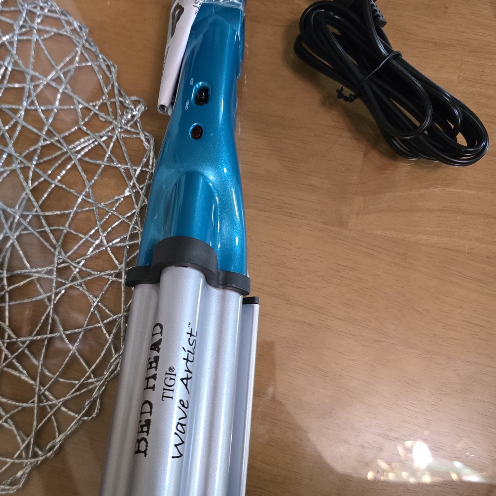 BedHead Wave Artist Deep Waver - Blue and Silver